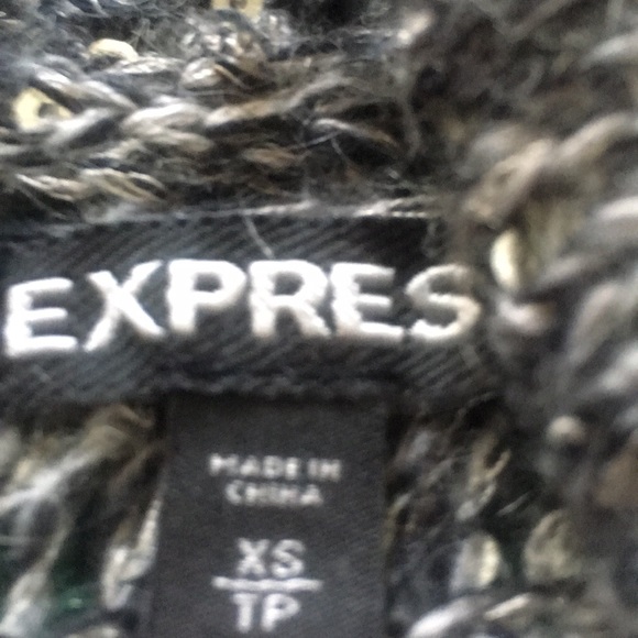 Express Shrug - Picture 4 of 5